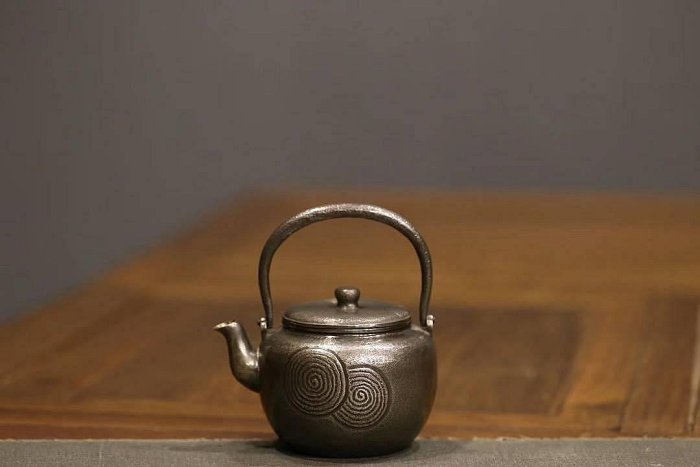 日本一晃齋純銀螺旋紋小銀壺民俗收藏品回流老貨古董舊貨-11828【錦福瑞