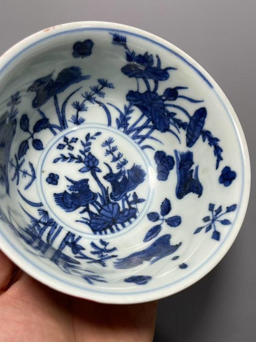 可議價（官窯精品）明代嘉靖內青花外礬紅描金碗口徑12.8公分高7足徑5.5