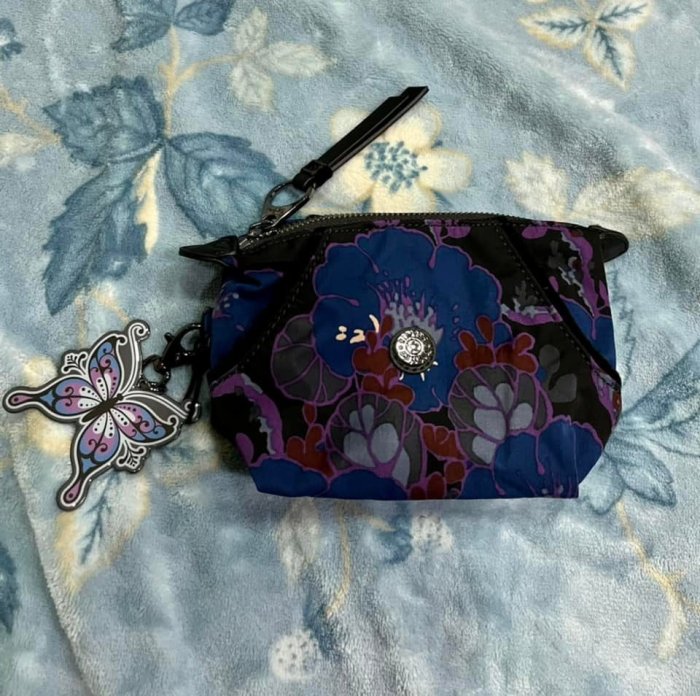 ☆Kipling x ANNA SUI 搖滾冬青羽蝶印花拉鍊大開口手拿包 零錢包化妝包 全新出售 ☆