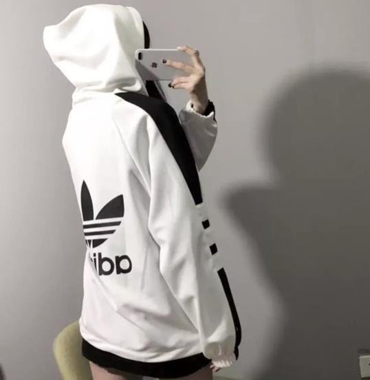下殺-春秋新款adidas連帽薄款夾克外套愛迪達風衣外套女裝運動休閑拉鏈開衫印花