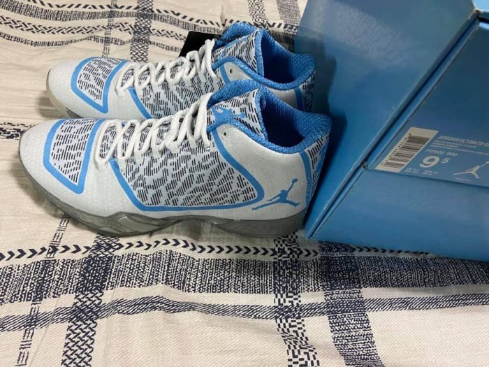 NIKE JORDAN ULTIMATE GIFT OF FLIGHT