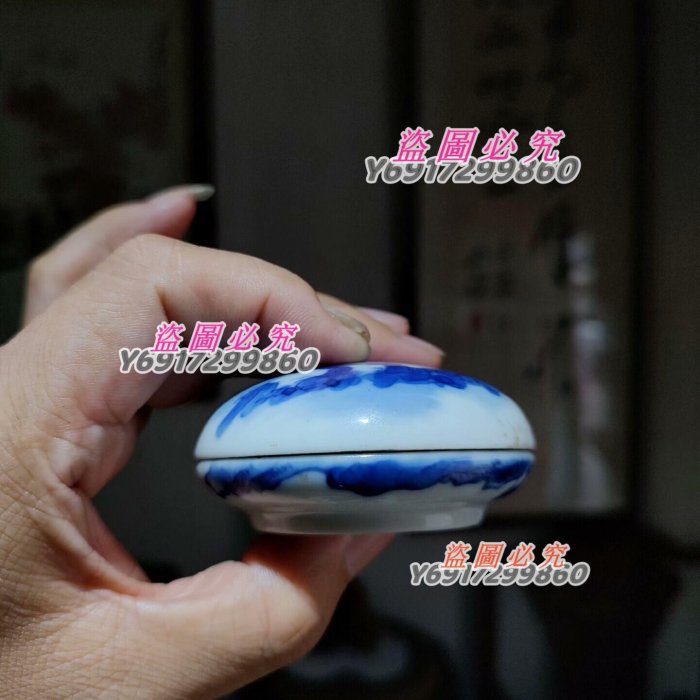 全美品晚清“乾隆年制”四字楷書款青花三水印泥盒，6.7*3.2CM，清代青花