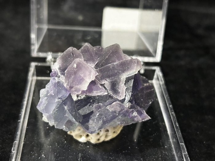 紫螢石-浙江武義八面體紫螢石#1~天然超美深紫色螢石原礦、標本| Yahoo拍賣