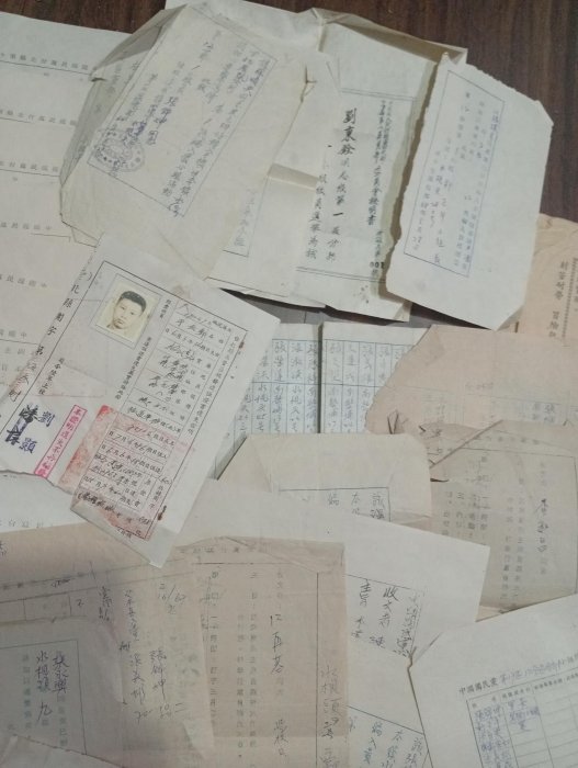 【宥軒文獻】黨政軍文獻一批 退伍令 海軍公文 空軍士兵考績表 空軍被服裝具轉移表 等合售 | Yahoo拍賣