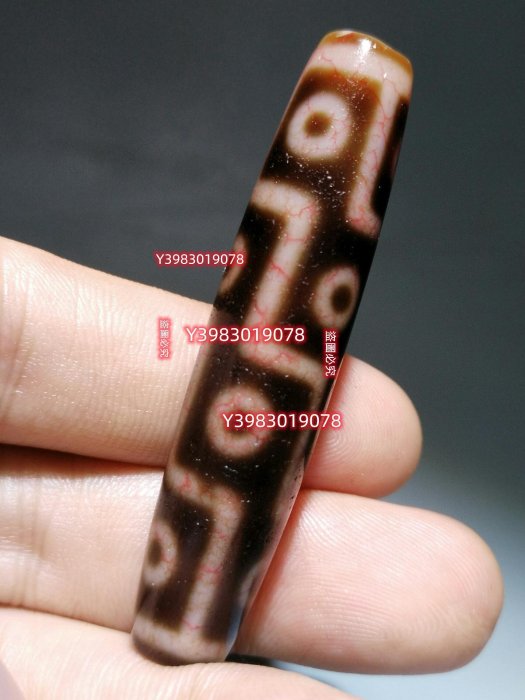 十二眼天珠，藏區回來一顆血絲龍紋天珠，繩子佩戴磨損勒痕明顯可見，舊