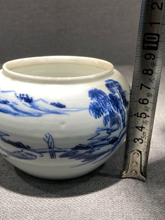 清代嚴選青花山水人物紋瓷罐，高8公分口徑8公分，細膩胎土搭配瑩潤釉彩
