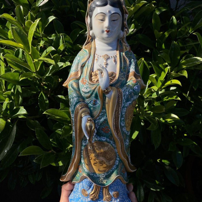 日本九谷菊仙43.5cm大尺寸綠釉金彩觀菩薩持凈瓶立像作：菊古玩收藏回流