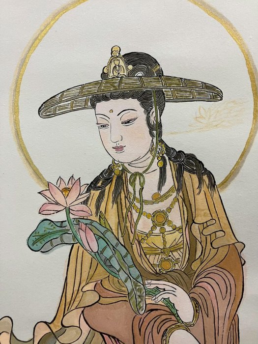天臺宗高僧中谷宥惠創作《觀音像》佛系工筆畫，陶瓷軸頭綾裱紙本，尺寸