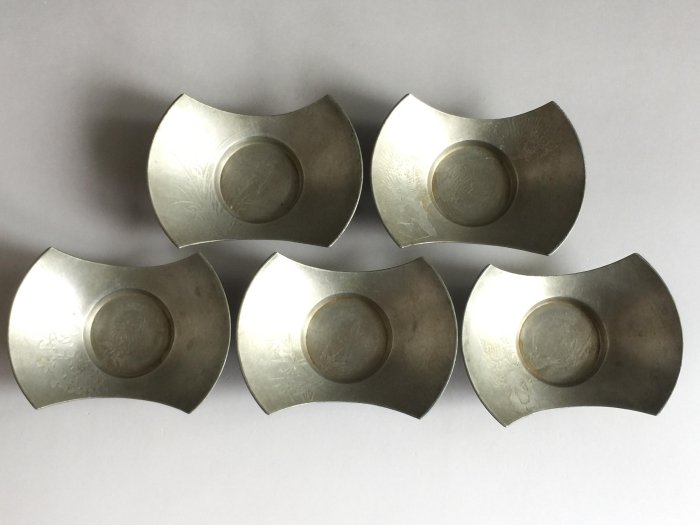 煎茶道具　古錫　乾茂號造・龍文堂造　茶托　二種十客　V　5407 煎茶道具 錫製茶托 乾茂號造 剣木瓜 5枚古錫茶托