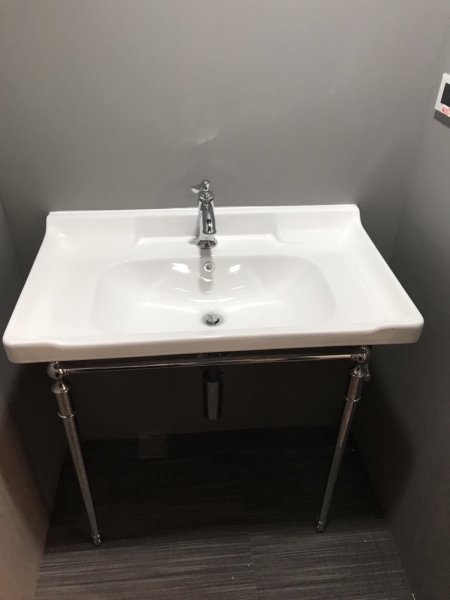 【麗室衛浴】美式古典 C-197 方型一體盆加不鏽鋼腳柱盆60* 46公分 product lightbox image 5