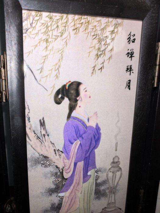 中華陶瓷四大美女屏風擺件，精美畫面細節豐富，工藝考究，尺寸28×39.6