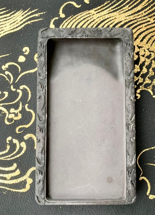 端砚 端硯【虎符硯】蕉園宋坑尺寸：22.8 x 12.7 x 2.3 cm 因為人分三六九等
