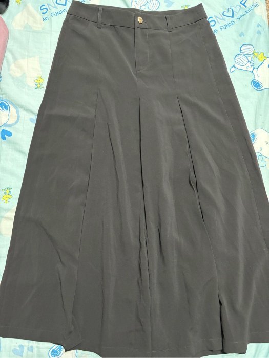 MOMA 下擺開叉氣勢滿分西裝褲材質涼感寬褲裙m76