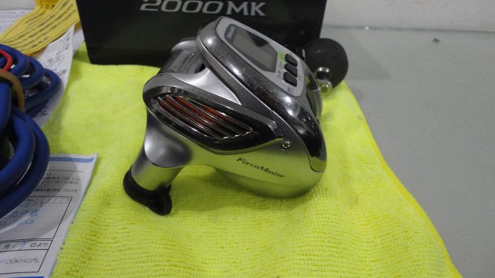 盒裝，日本製SHIMANO FORCE MASTER 2000 MK 電動捲線器，原廠標示最大