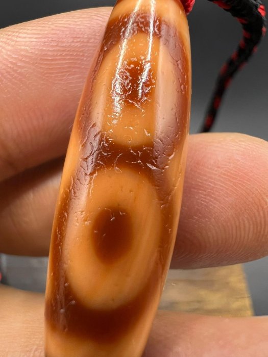 嚴選小盧天珠特殊風化菩提三眼，對孔36.9mm直徑11.5mm，玩家分享珍藏