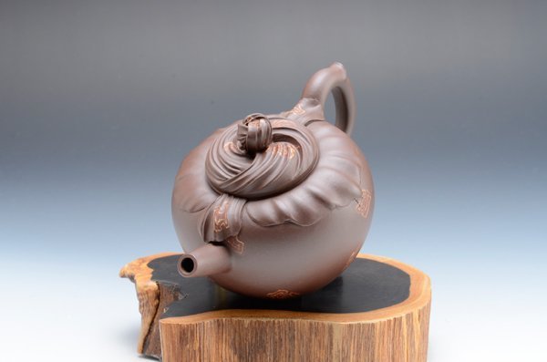 茗壺軒】國家級高級工藝美術師--周忠軍《小包袱壺》手工精製真品鑑賞