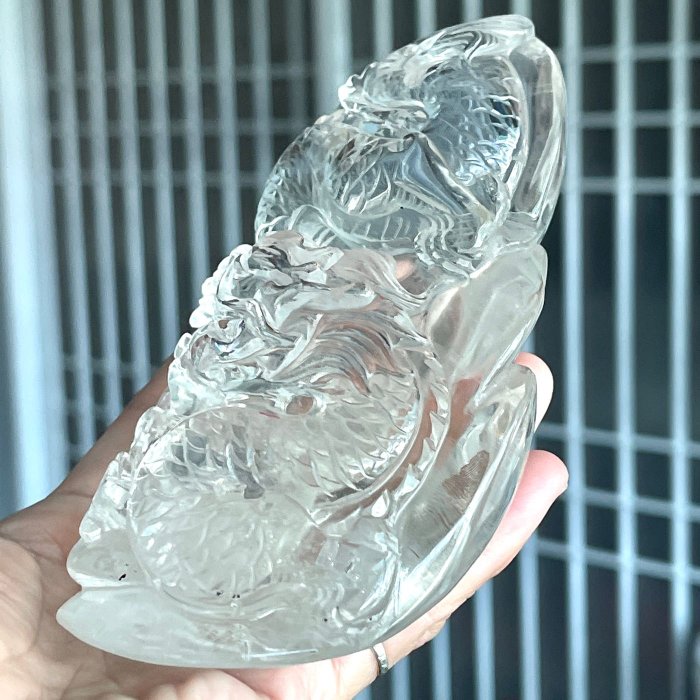天然白水晶龍雕清透料帶彩虹光稀有精品收藏– 841 | Yahoo拍賣