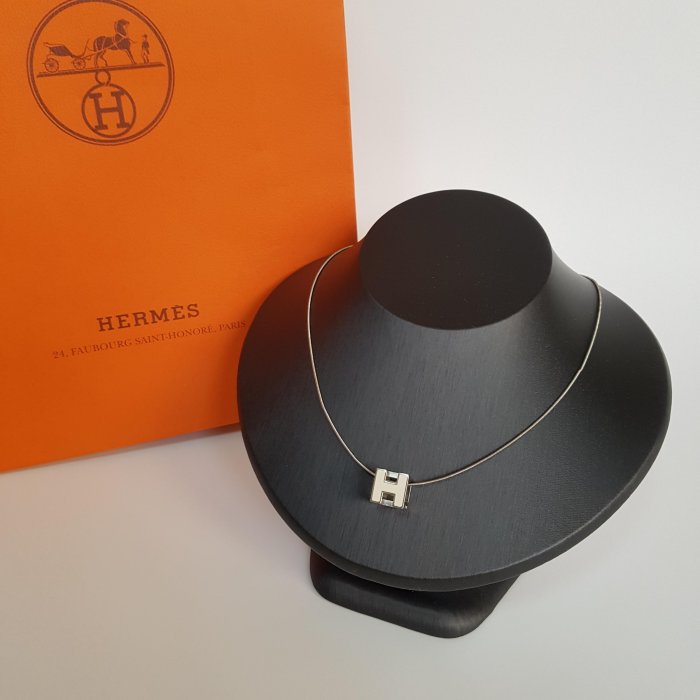 愛馬仕 HERMES 經典款 立體 H 項鍊 ， 附原廠紙袋，   保證真品  超級特價便宜賣