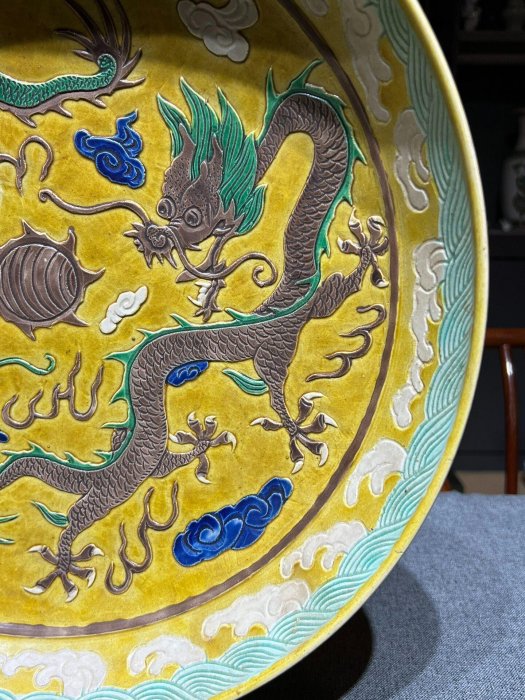 旧家蔵出 清時代 光緒 素三彩 彫刻 龍鳳呈祥紋 碗 中国陶磁 珍品 置物