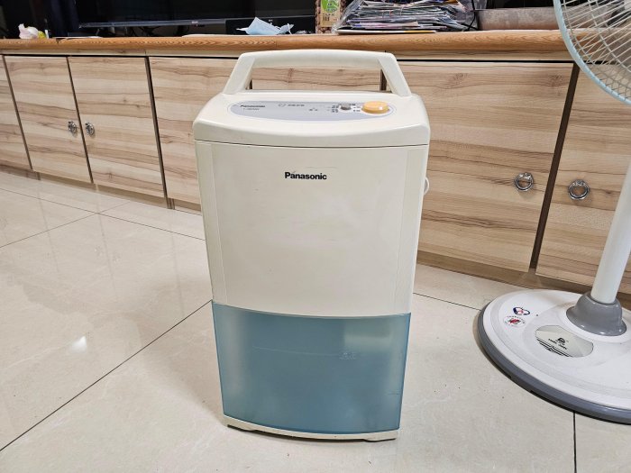 .  國際牌除濕機，F-Y907MW二手功能正常