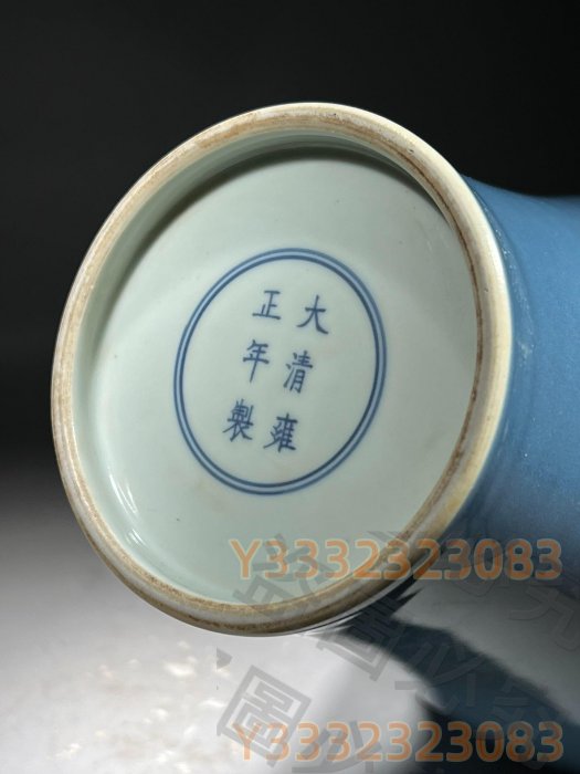 清代雍正天藍釉梅瓶來自景德鎮窯瓶身通體施天藍色釉釉面光潤細膩色澤