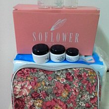 克麗緹娜 :日本 - 立體緹花防水化妝包+瓶瓶罐罐/250元~限量下殺↓↓↓ 台南市