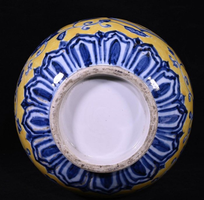 大明宣德年制黃釉青花玉壺春瓶，高31.5×19厘米??60017918禦窯、 青花