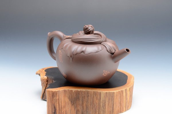 茗壺軒】國家級高級工藝美術師--周忠軍《小包袱壺》手工精製真品鑑賞