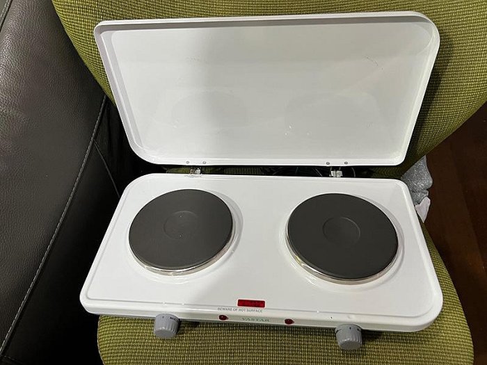B  二手    VISTA    電爐  110V    功能正常    有使用痕跡/銹斑/刮痕 完美者勿標     品相如圖