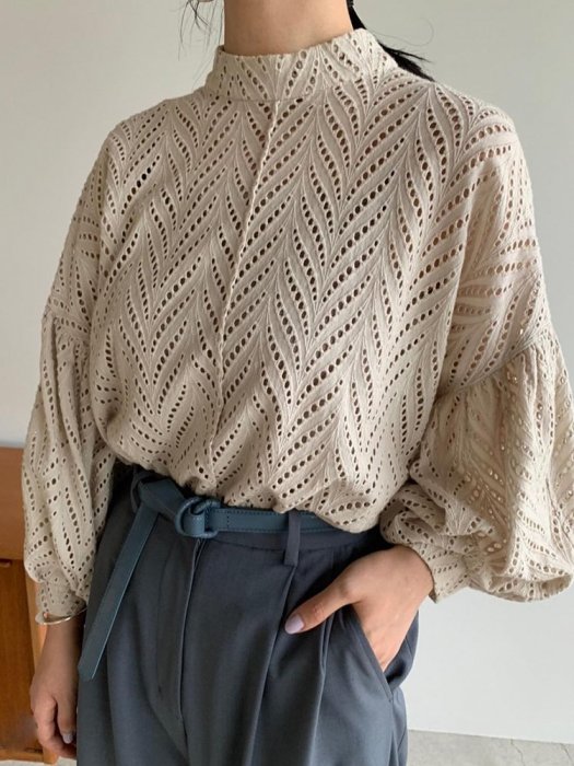預購日本CLANE秋冬21再入荷CUT EMBROIDERY TOPS 圓領泡泡袖刺繡