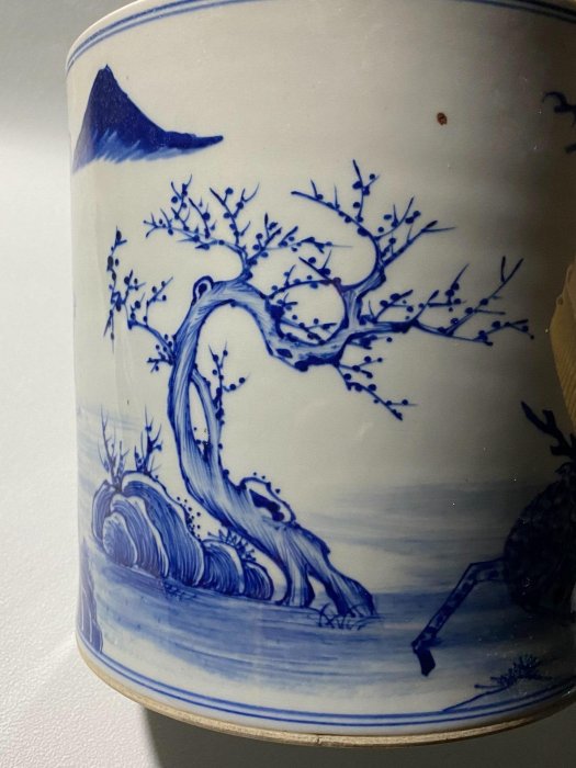 嚴選康熙時期青花瓷筆筒，典雅黑白絵人物圖，精緻推薦收藏品陶瓷青花瓷
