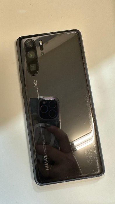 〔中古品〕 HUAWEI P30 Pro 128GB ブラック HW-02L docomo【276】