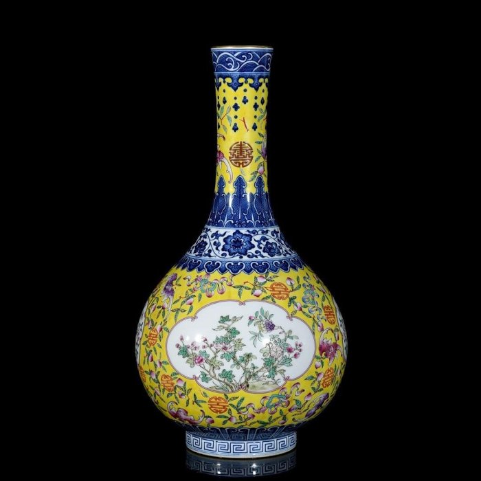 清乾隆琺琅彩開窗花卉紋長頸瓶；36x18 ；3090002169ggs 青花琺瑯彩五彩