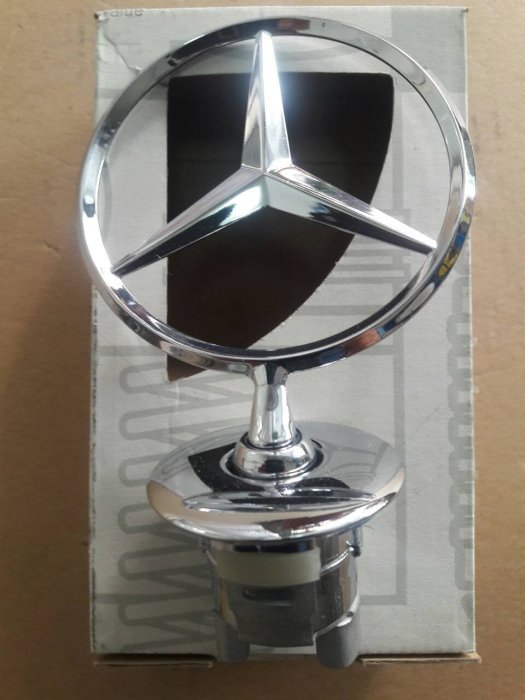 台中bbcar BENZ W204 W211 W212 W221 W222 前引擎蓋立標標誌總成原廠