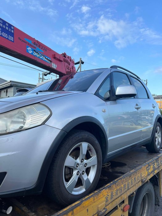 中古 回收 2012年 SUZUKI SX4 5D 1.6 零件車 拆賣