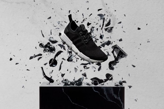 adidas gazelle silver green womens Adidas NMD R2 Primeknit White Black main image 1