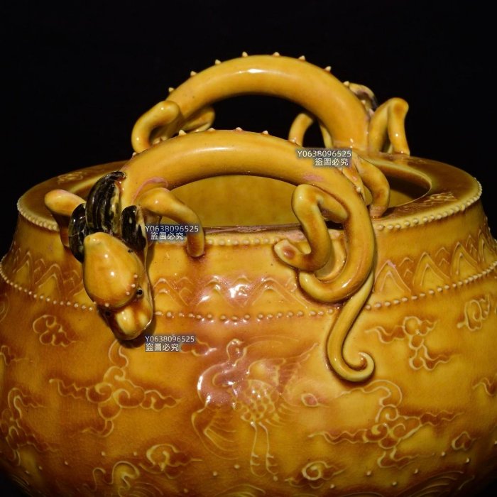 大明弘治年制黃釉雕刻仙鶴紋雙龍耳爐，高11.5×14釐米4002195 官窯汝瓷