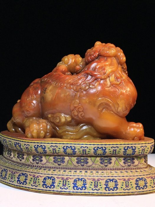 壽山石田黃紅黃田名家滄門事事如意擺件1.9 L140尺寸：147mm120mm8 舊藏