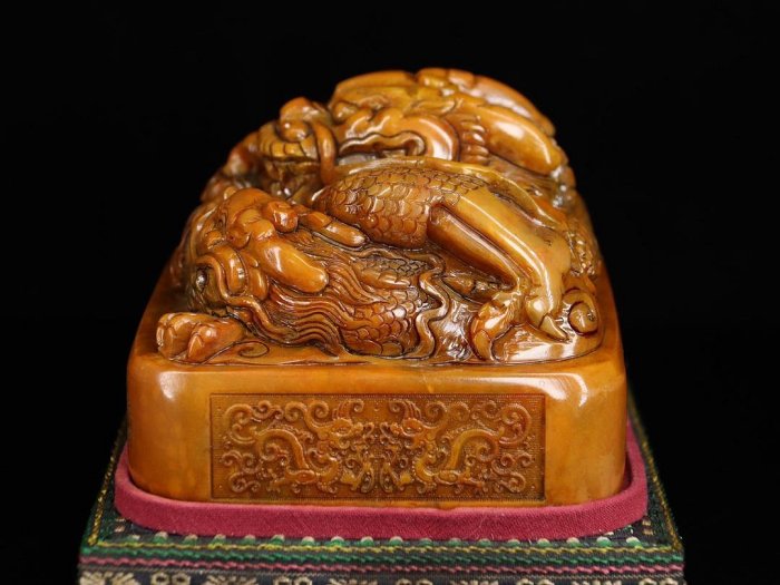 中国美術・珍蔵壽山田黄凍石【龍鳳呈祥】龍鳳印飾品・案頭・置物・文房具 中国美術・珍蔵壽山田黄凍石【龍鳳呈祥】龍鳳印飾品・案頭・置物・