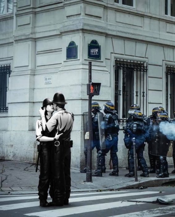 Mighty Jaxx推出Banksy Kissing Coppers by BRANDALISED 親吻
