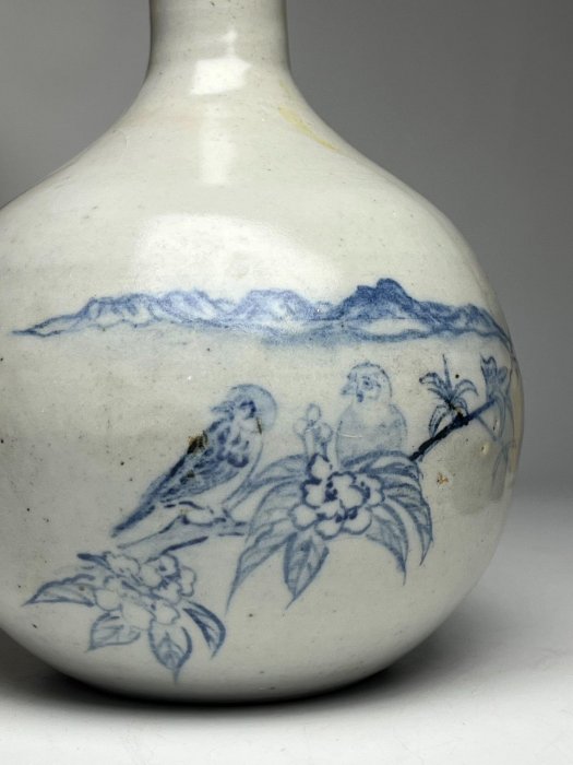 李朝·手作手繪青花花鳥白瓷花瓶/侘寂美學/亞洲古美術/胎體厚重釉水肥厚