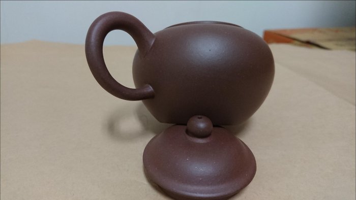 宜興紫砂 早期70年代宜興紫砂壺，H441786/老紫泥/清水泥/保真，全新未使用
