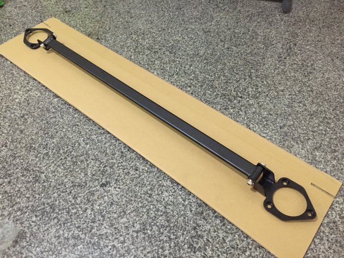 BMW E32 E34 引擎室拉桿 平衡桿