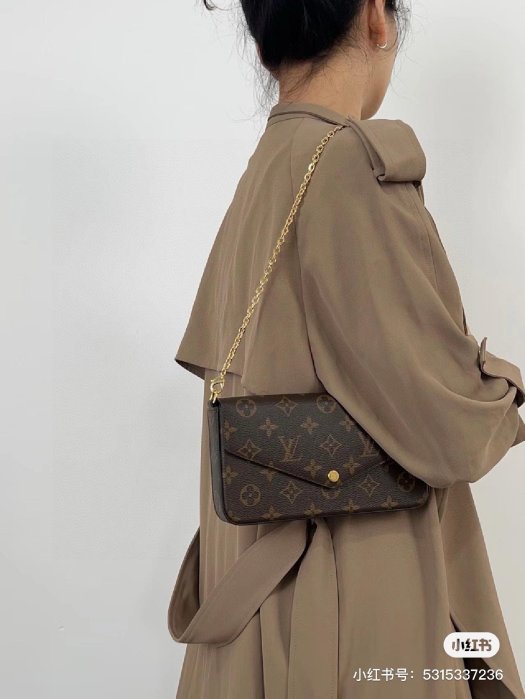 LV經典三合一  人手一只 信封包