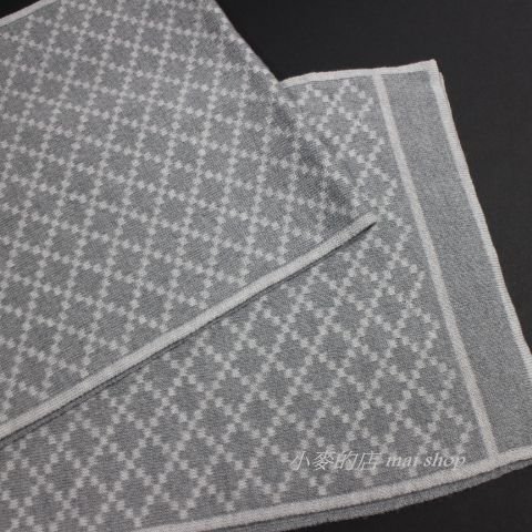 【小麥的店】全新 GUCCI 雙色菱格灰色羊毛窄版圍巾~男女通用