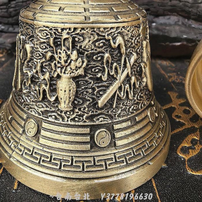 銅製 法器 三清道祖八卦鈴 八卦三叉鈴 太極鈴 仏具 工芸品 置物 道家純銅八卦鈴三清鈴八寶八卦銅三叉鈴手搖鈴特惠八仙鈴鐺~Q0314