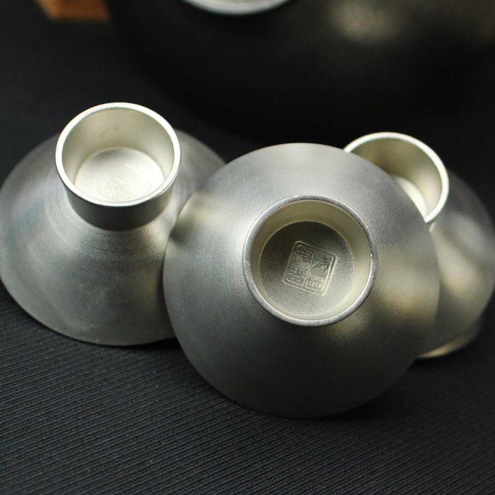 1383 時代錫器 本錫製　 梅文　茶入 錫 茶托 梅形 5枚セット 黒漆加工 [No.37]｜薩摩錫器工芸館