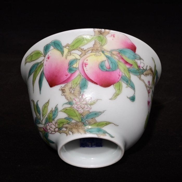 清雍正年制粉彩壽桃紋蓋碗，高10×11.3厘米??80038545禦窯、 青花、古玩