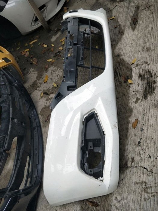 I-TIIDA  2017-2018  前保桿 正廠