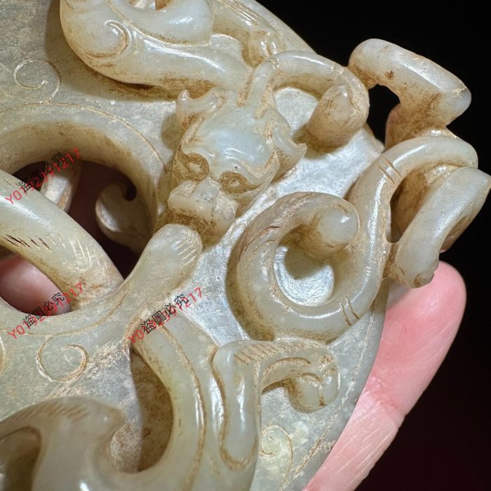 長方形 龍鳳 玉牌 天然石 清時代中国古美術 和田玉 アクセサリー 旧家蔵出し 二】和田玉高古龍鳳紋壁老玉料，雕工精細，造型獨特，玉質溫潤細膩，包